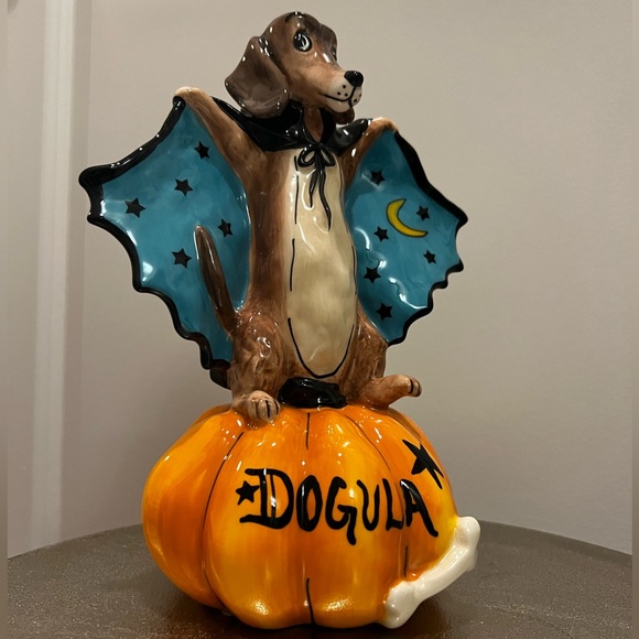 BlueSky Clayworks “Dogula” Halloween Vampire Dachshund Figurine - Picture 1 of 6